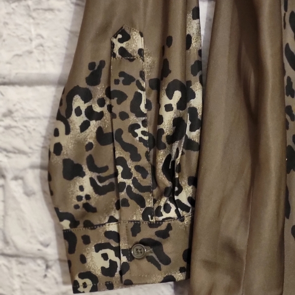 🆕️🐆Diane Gilman Amimal Print Silky Blouse - Picture 5 of 10